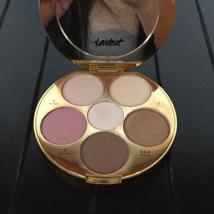 Tarte. Tarteist contour palette.